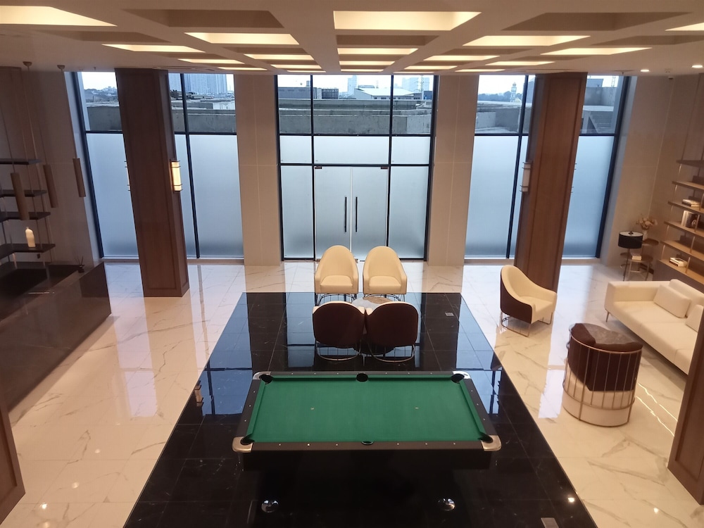 spacious and elegant studio loft kingland avenue apartment