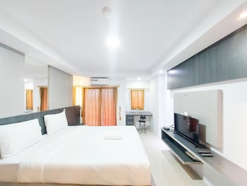 homey and warm studio apartment at mansyur residence