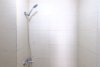 strategic and comfortable 2br apartement at gateway pasteur