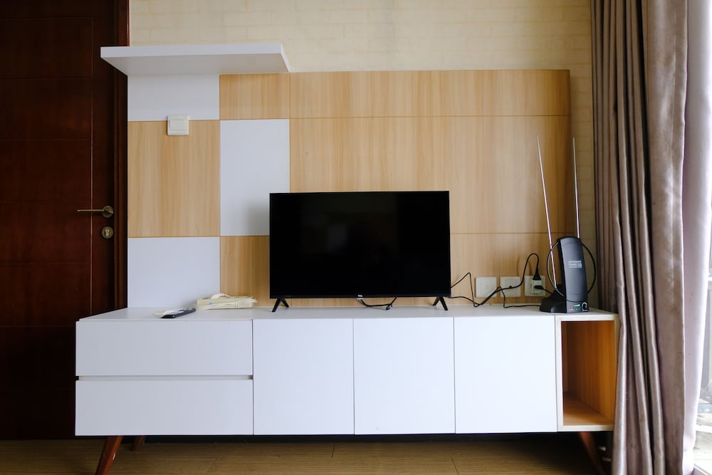 strategic and comfortable 2br apartement at gateway pasteur