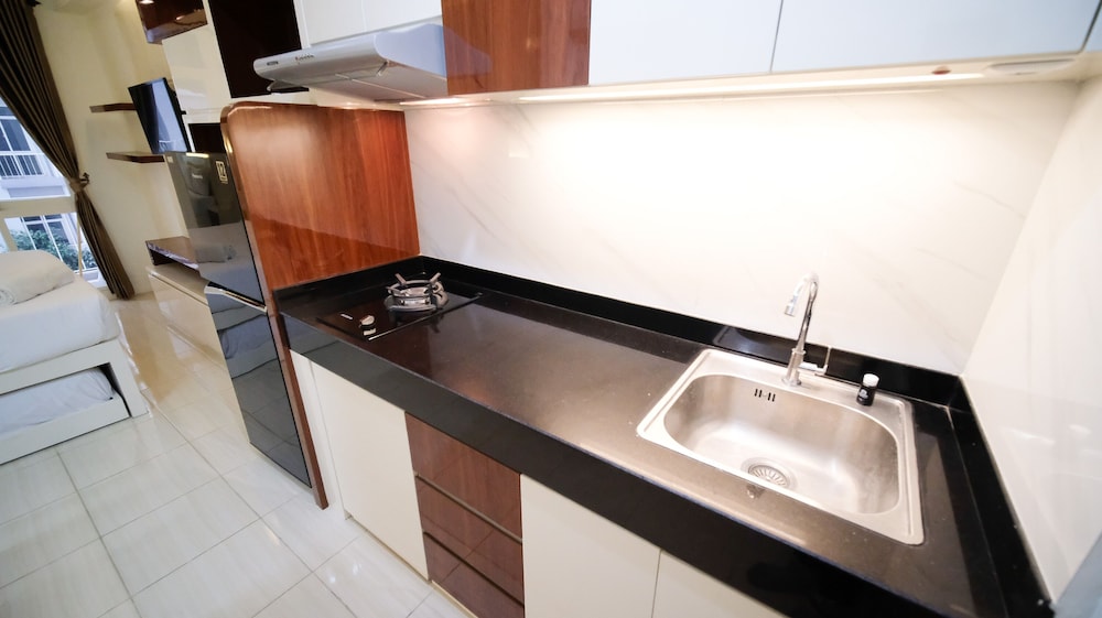 compact and cozy stay studio at bale hinggil apartment