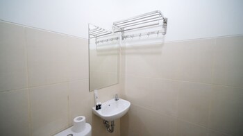 tidy and comfy studio at bale hinggil apartment