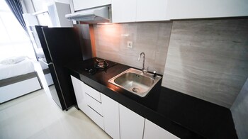 tidy and comfy studio at bale hinggil apartment