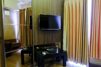 strategic 2br at tamansari panoramic apartment