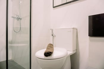 spacious and warm 2br at ciputra world 2 apartment