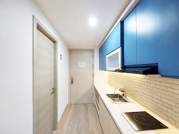 cozy stay studio at mataram city apartment