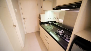 warm designed studio at orchard supermall mansion apartment