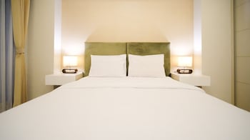 warm designed studio at orchard supermall mansion apartment
