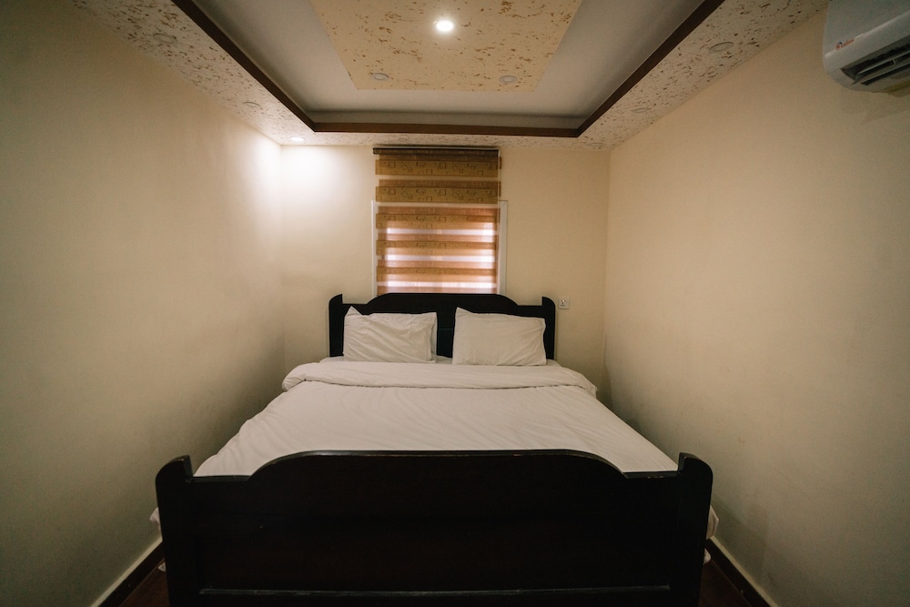 wadi rum desert dunes luxury camp