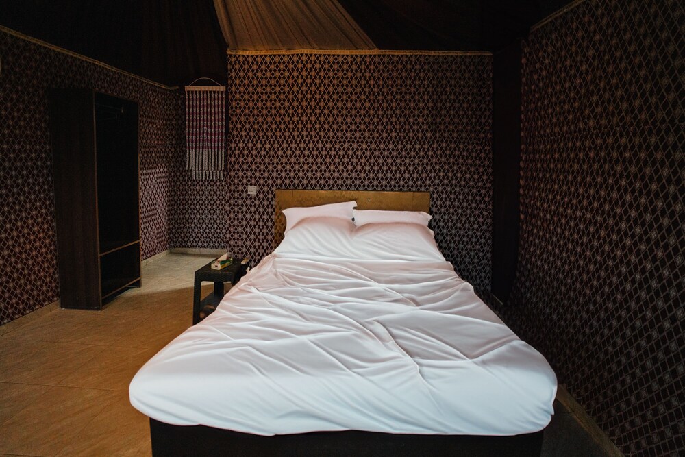 wadi rum desert dunes luxury camp