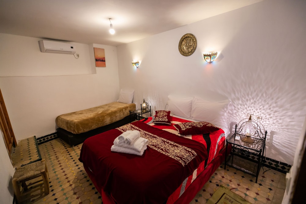 riad fes iline