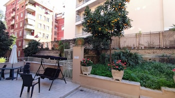 vatican green garden