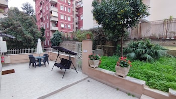 vatican green garden