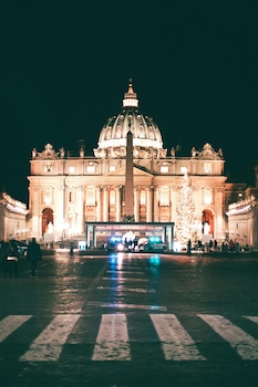 vatican green garden