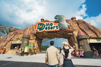 monkeys canopy resort