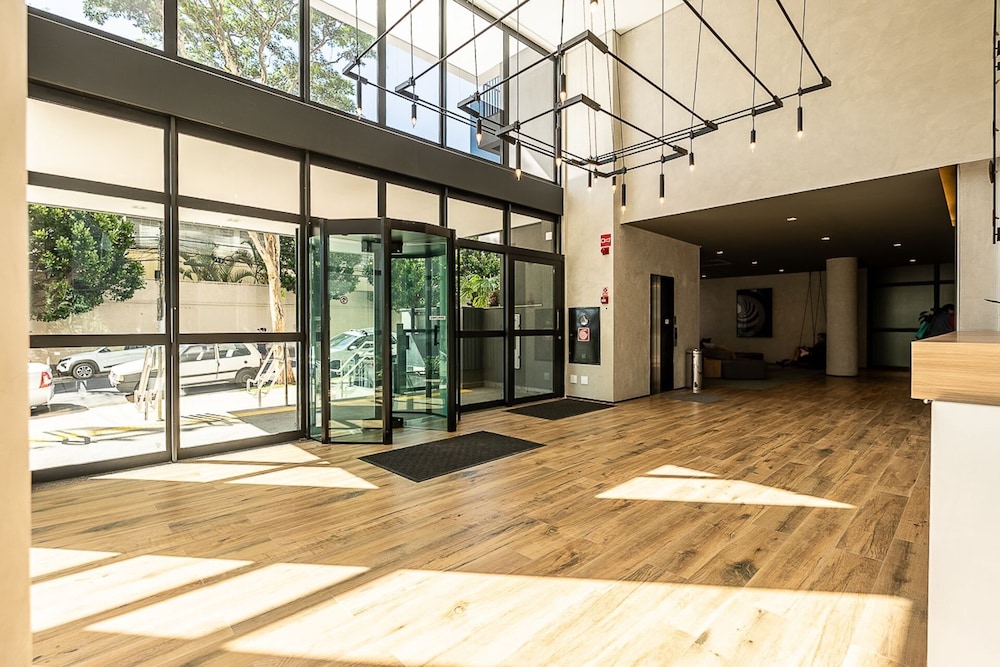 charlie nik vila mariana