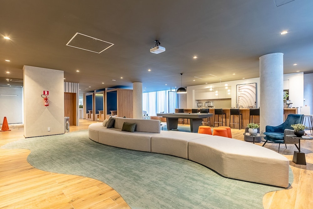 charlie nik vila mariana