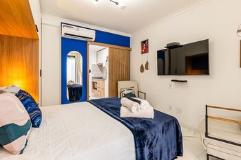 charlie nik vila mariana