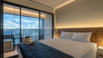 charlie nik vila mariana