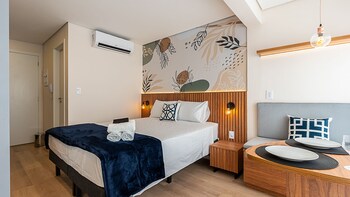 charlie nik vila mariana