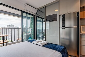 charlie nik vila mariana