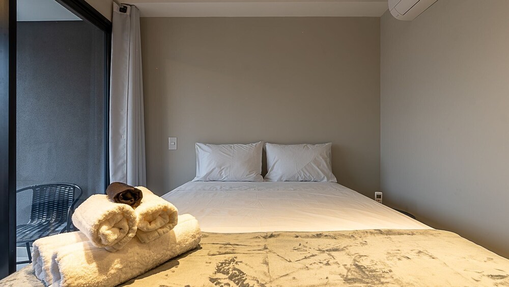 charlie nik vila mariana