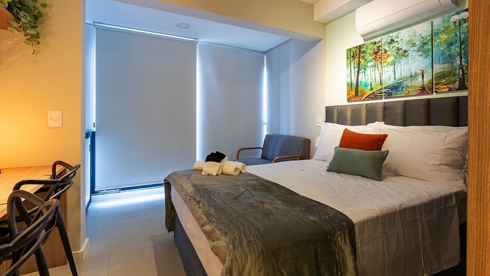 charlie nik vila mariana