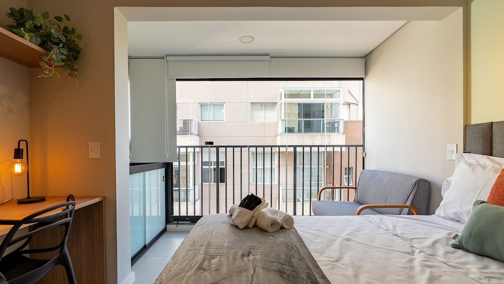 charlie nik vila mariana