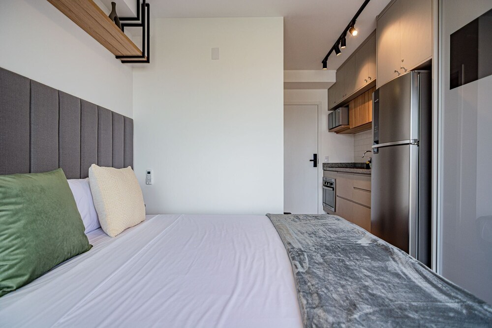 charlie nik vila mariana