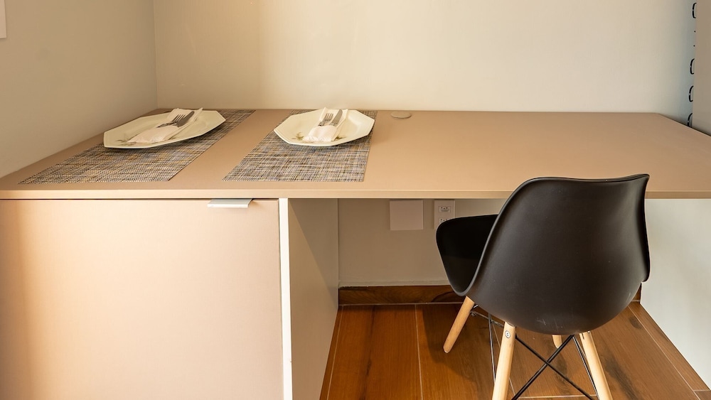 charlie nik vila mariana