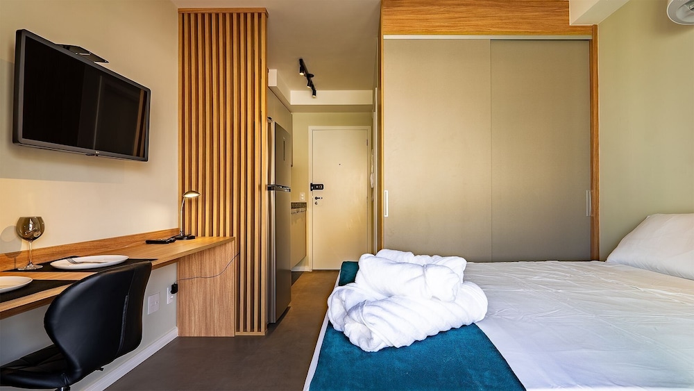 charlie nik vila mariana