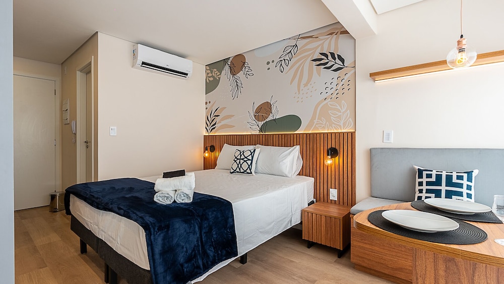 charlie nik vila mariana