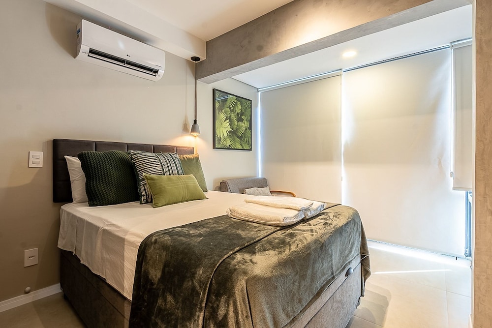 charlie nik vila mariana