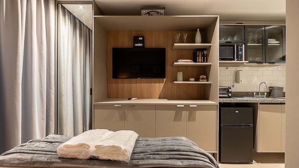 charlie nik vila mariana