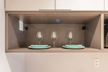 charlie nik vila mariana