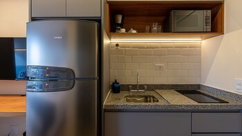 charlie nik vila mariana