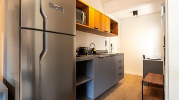 charlie nik vila mariana