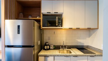 charlie nik vila mariana