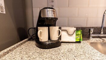 charlie nik vila mariana