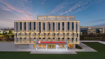 hilton garden inn kunming dianchi