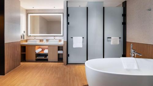 hilton garden inn kunming dianchi