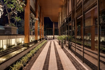 lemon tree premier malad mumbai