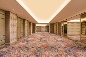 lemon tree premier malad mumbai