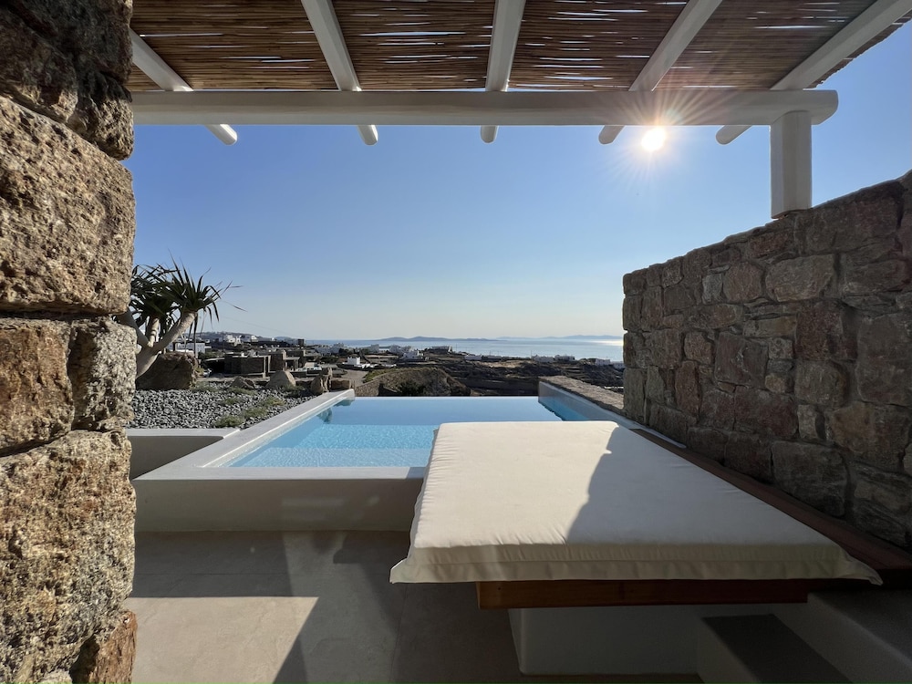 nomia sunset suites mykonos