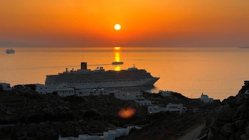 nomia sunset suites mykonos