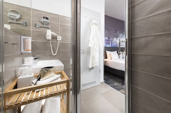 three corners hotel anna