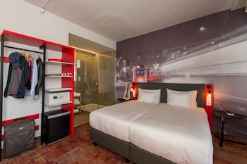 three corners hotel anna