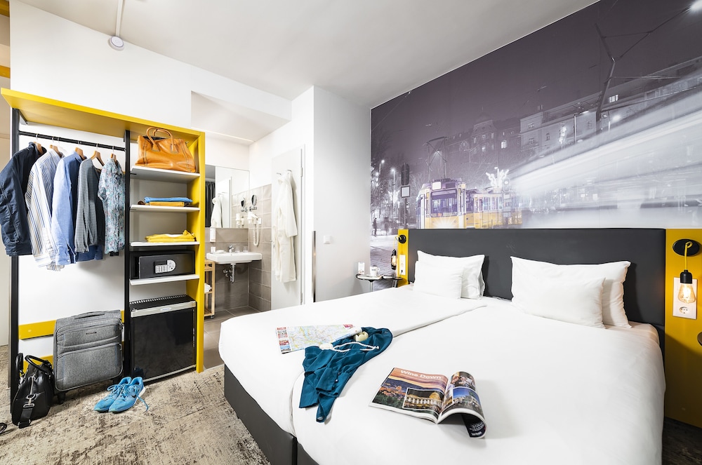three corners hotel anna