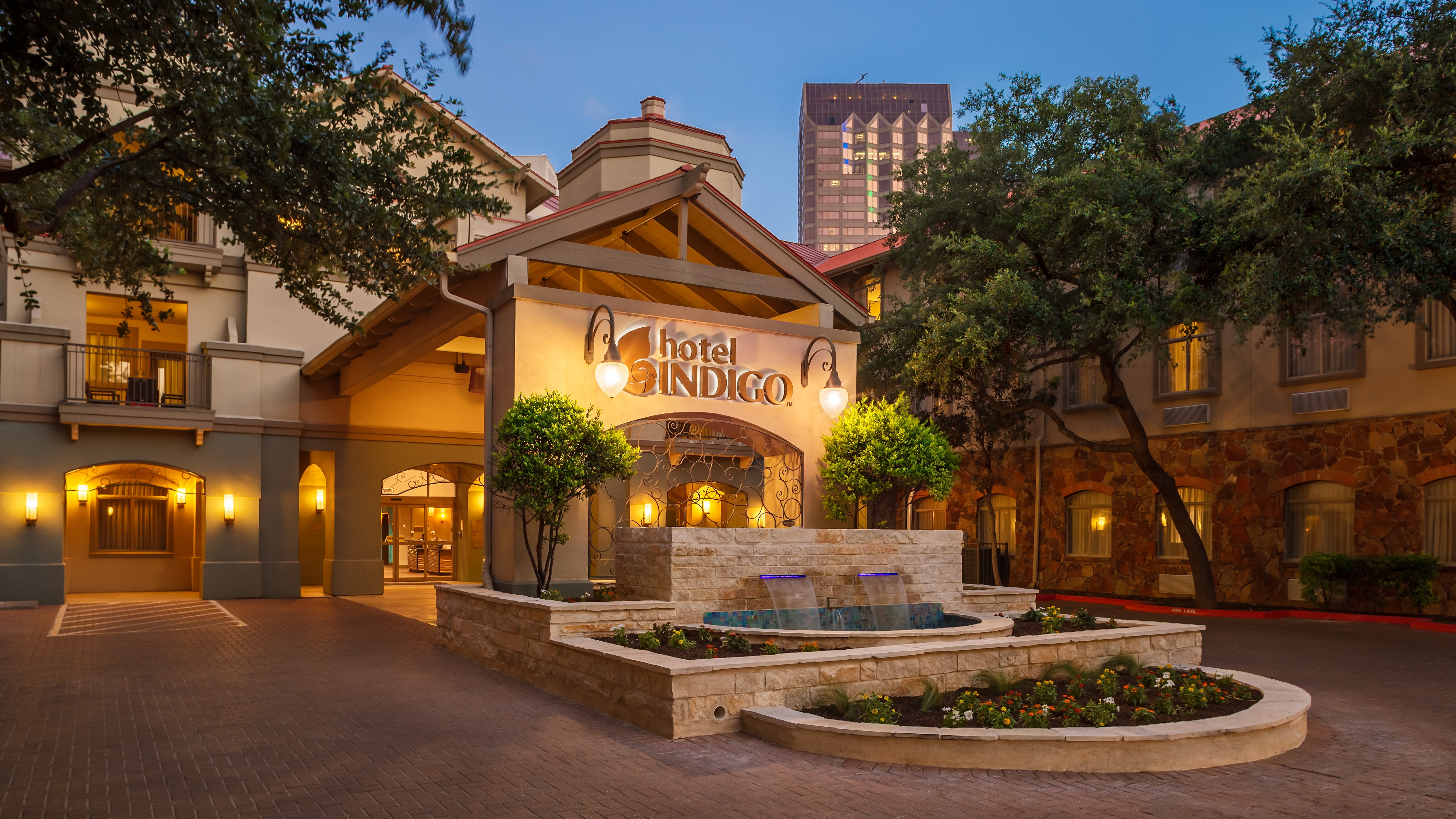 hotel indigo san antonio riverwalk by ihg