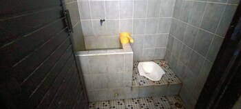 oyo 93295 wisma aluh ambak